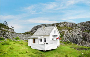 2 Bedroom Cozy Home In Stolmen
